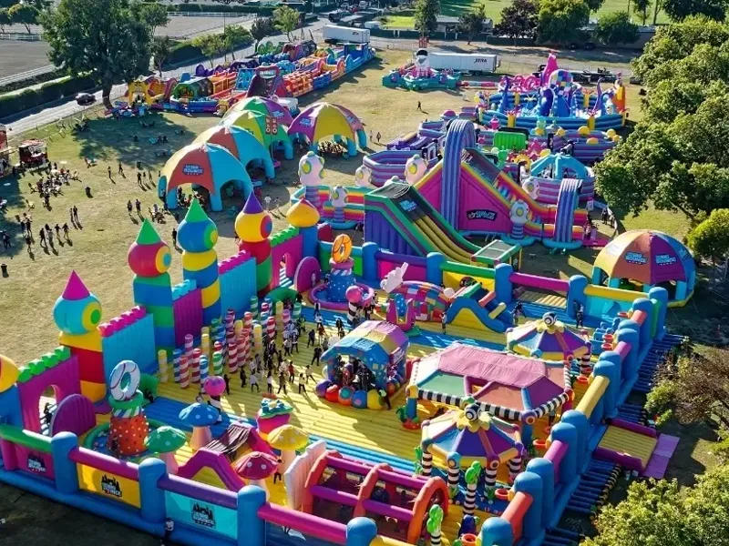 Kateri material za ponjavo je bolj primeren za dolgotrajno uporabo na prostem?